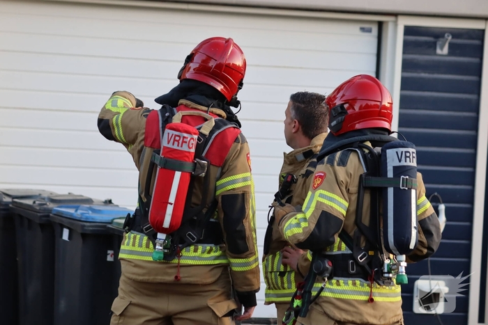 Woningbrand leidt tot rookinhalatie bij bewoners