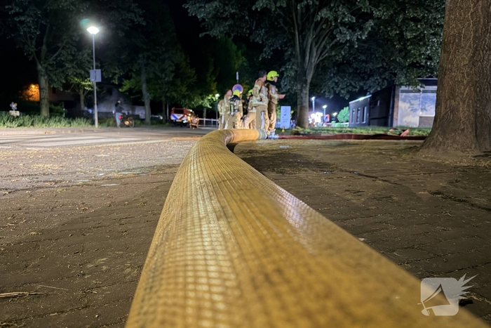 Brand in winkel leidt tot grote brandweerinzet