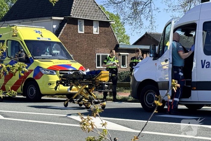 Gewonde nadat vrachtwagen achterop taxibus botst