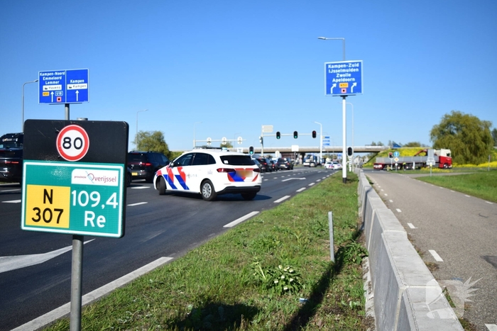 Fietser aangereden door vrachtauto