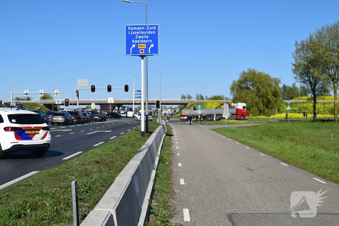 Fietser aangereden door vrachtauto
