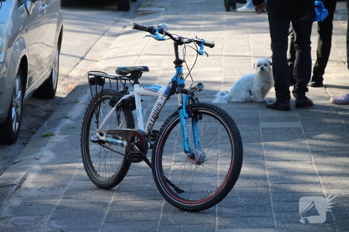 Kind op fiets aangereden door automobilist