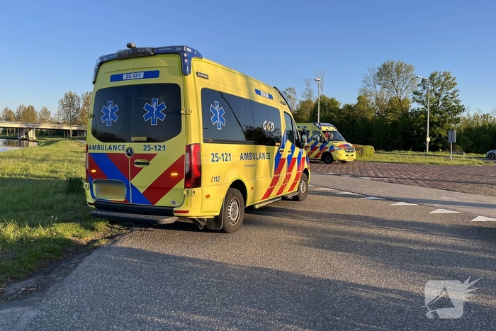 Traumahelikopter landt voor medische bijstand