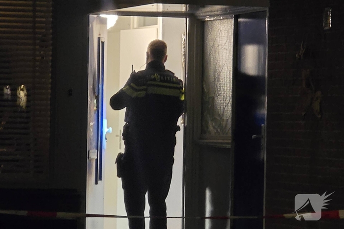 Schade aan voordeur door nachtelijke explosie
