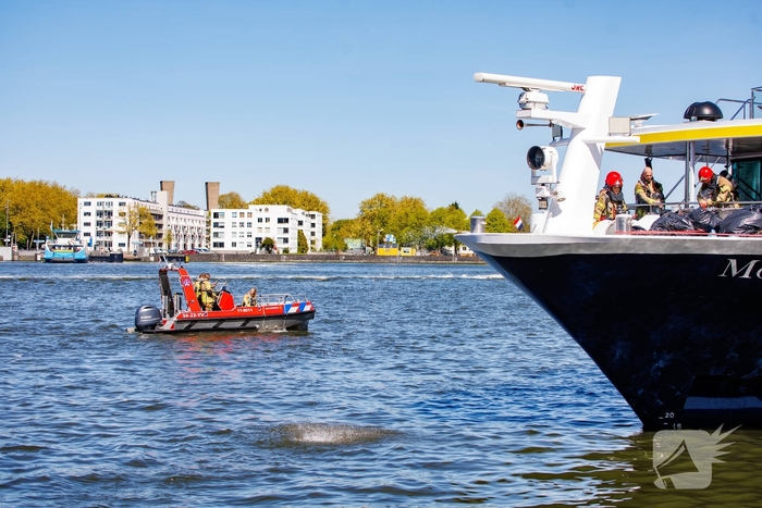 Brand op cruiseboot leidt tot grote hulpverlening