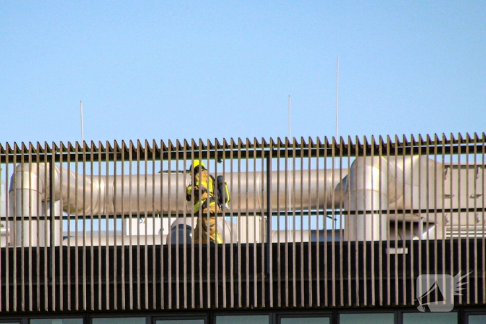 Brandweer reageert op industriebrand bij school