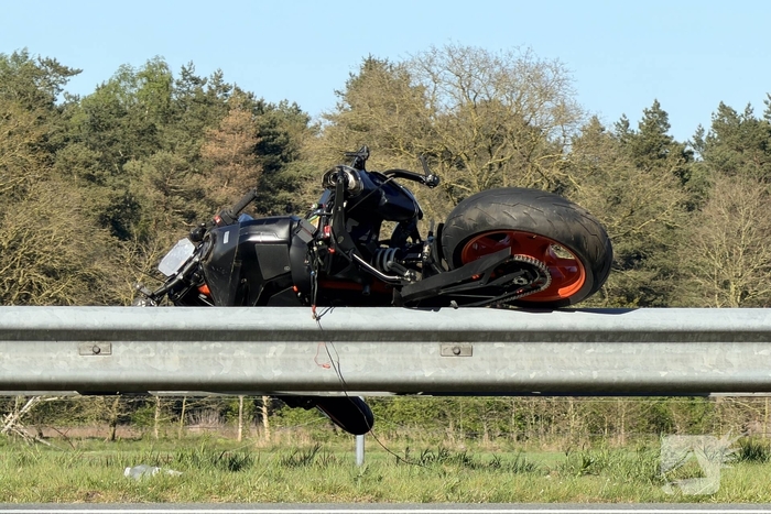 Ongeval met motorrijder leidt tot afsluiting snelweg