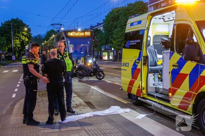 Scooter botst op tram na vreemd gedrag bestuurder
