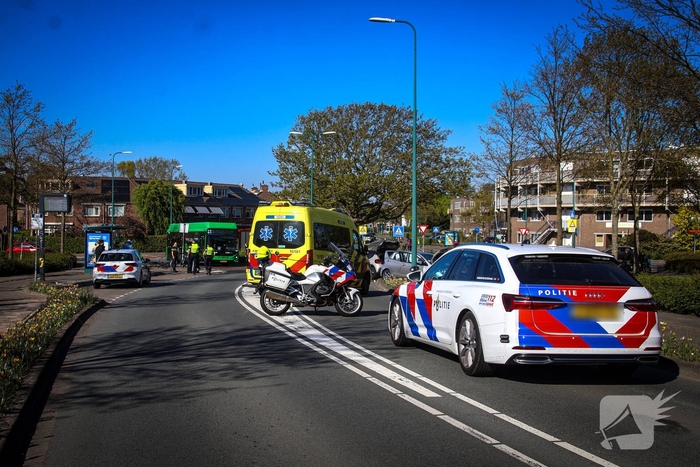 Bizar ongeval op rotonde leidt tot ziekenhuisopname