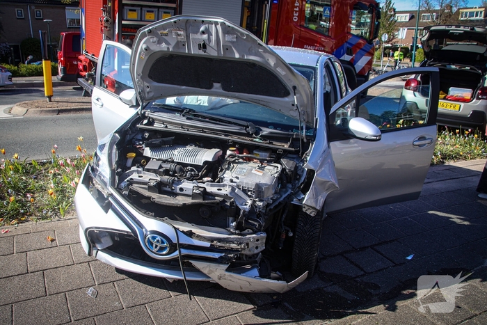 Bizar ongeval op rotonde leidt tot ziekenhuisopname