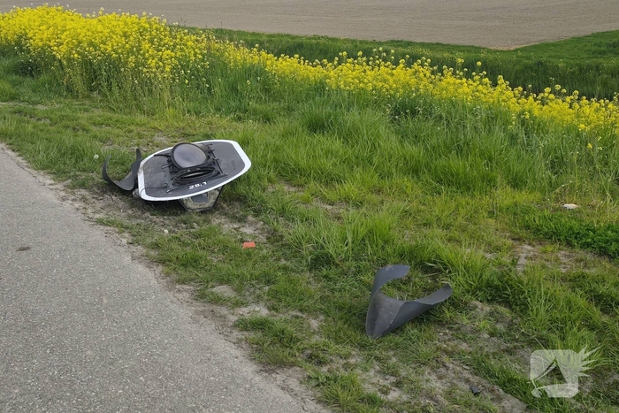 Lijnbus belandt in sloot na onwelwording