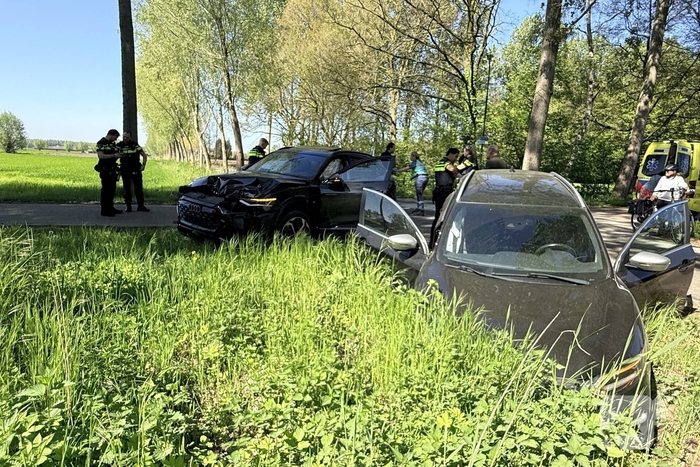 Botsing tussen twee auto's leidt tot gewonde