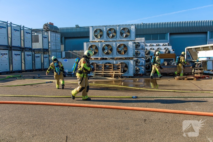 Brand in groot industriepand onder controle