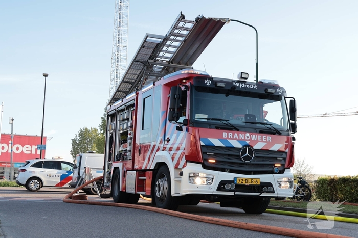 Brand in groot industriepand onder controle