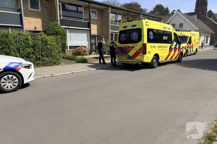 Man zwaar gewond aangetroffen in bad