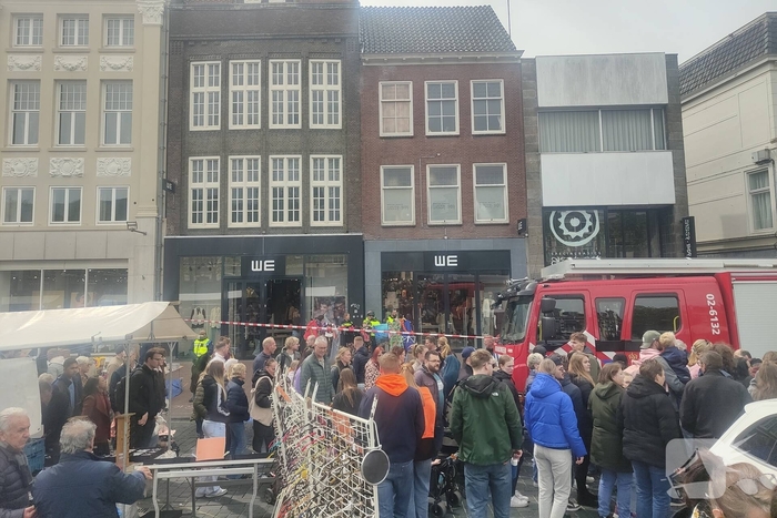 Gaslekkage naast drukke vrijmarkt