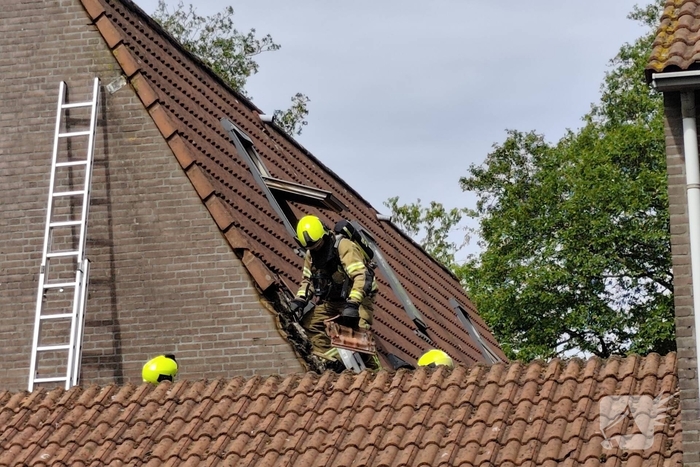 Brand op dak woning vergt snelle inzet
