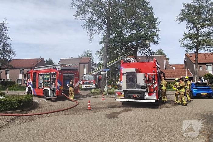 Brand op dak woning vergt snelle inzet