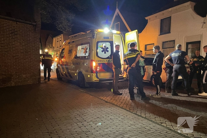 Fietser botst met personenauto