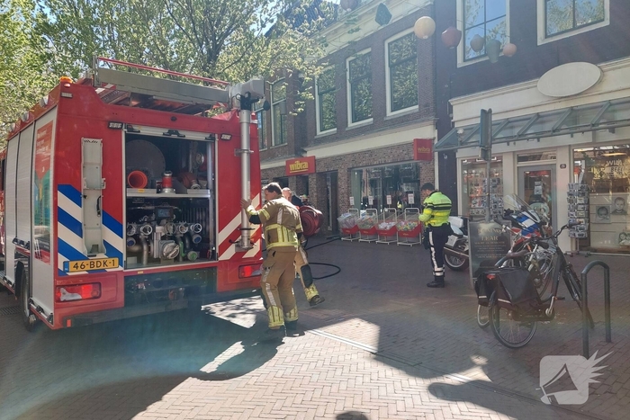 Brandweer snel ter plaatse bij winkelbrand
