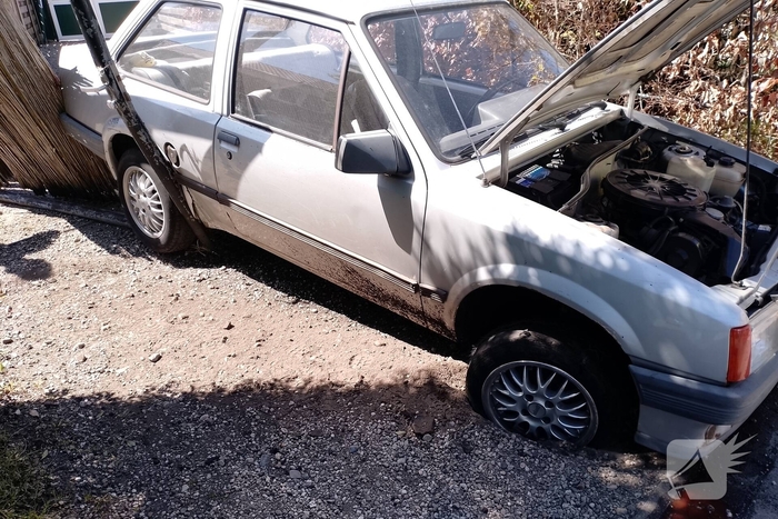 Bestuurder raakt gewond na ongeval