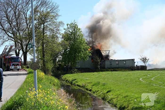 Brand in woonboerderij leidt tot grote inzet van hulpdiensten