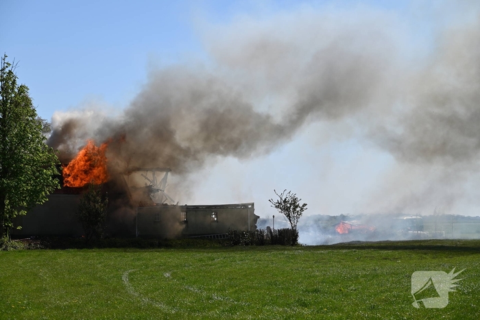 Brand in woonboerderij leidt tot grote inzet van hulpdiensten