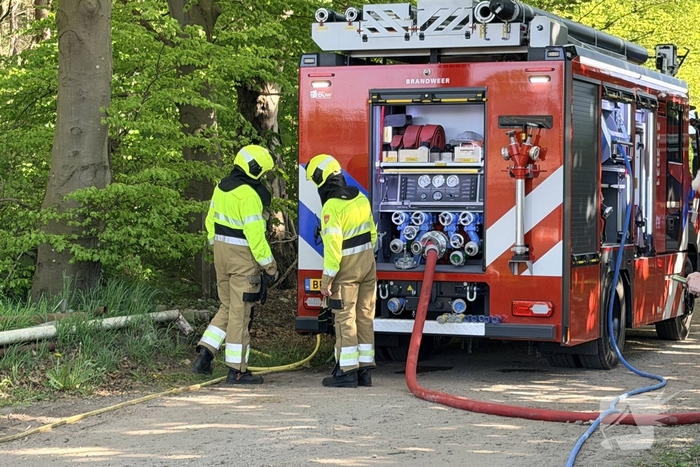 Brand in bosgebied vergt inzet van hulpdiensten