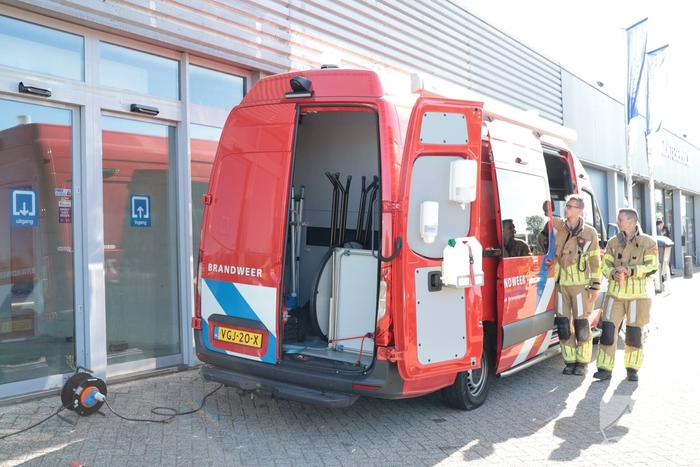 Felle brand veroorzaakt schade in bedrijfsverzamelcomplex