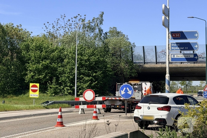 Afsluiting van belangrijke toerit door slechte staat wegdek