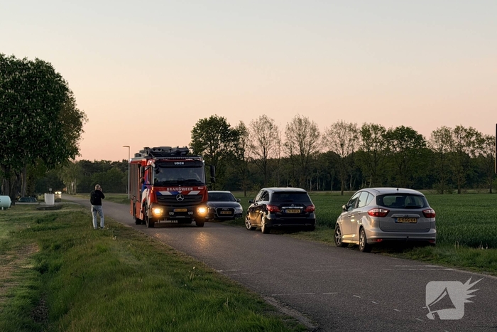 Brand in afvalcontainer bij loonbedrijf geblust