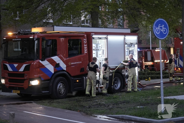 Brand in flatwoning veroorzaakt schade