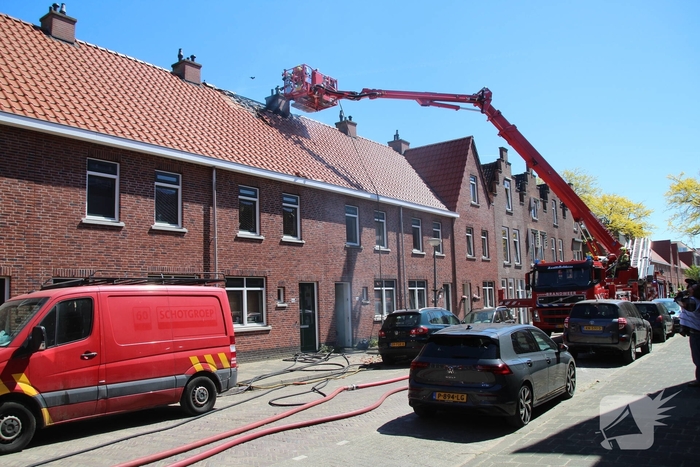 Zeer grote woningbrand verwoest meerdere woningen