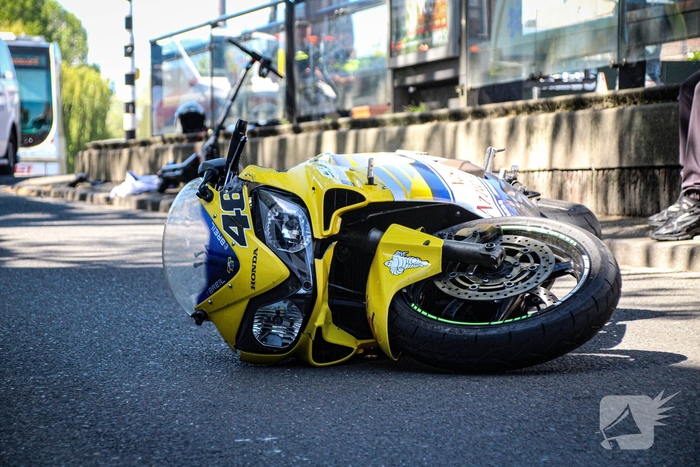 Ongeval tussen motorrijder en elektrische step leidt tot gewonden