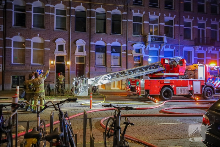 Brand op dak van woning geblust