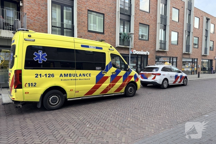 Scooterrijder komt ten val en zoekt zelf medische hulp