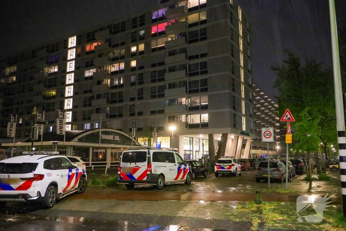 Overleden persoon in flatgebouw zorgt voor grote inzet hulpdiensten