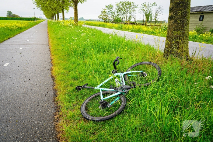 Wielrenner naar het ziekenhuis na valpartij