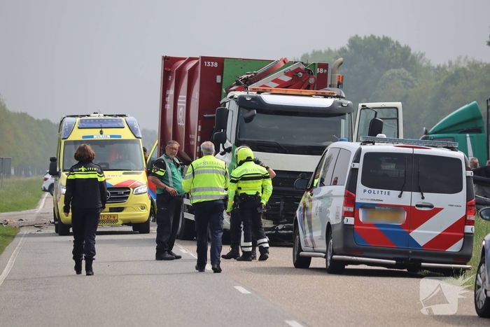 Dodelijk ongeval tussen auto en vrachtwagen