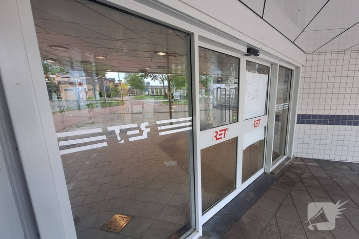 Pendelbussen ingezet nadat stroomstoring metroverkeer stil legt