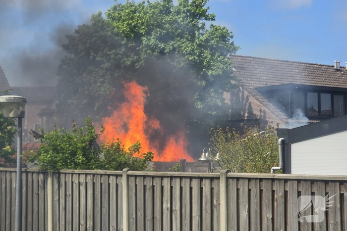 Brand verwoest schuur in Lelystad