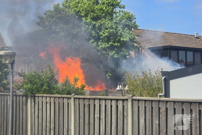 Brand verwoest schuur in Lelystad