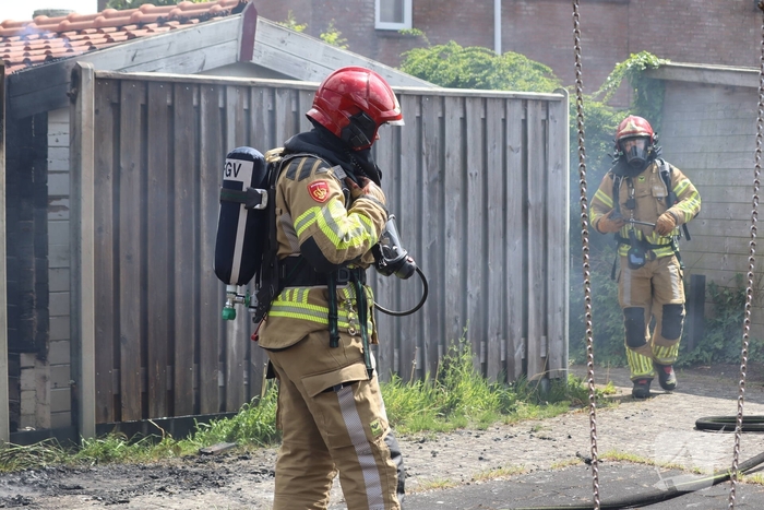 Brand verwoest schuur in Lelystad