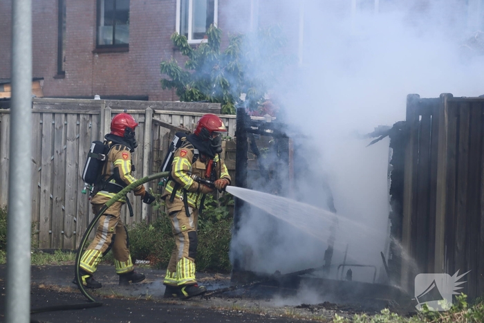Brand verwoest schuur in Lelystad