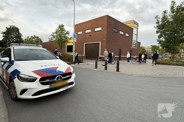 Auto rijdt fietser aan en vlucht