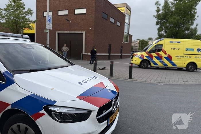 Auto rijdt fietser aan en vlucht