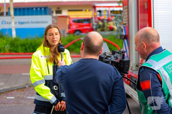 Oefening brandweer in leegstaand gebouw trekt veel bekijks