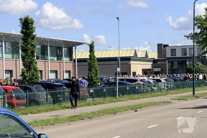 Brand in kantoorpand leidt tot grootschalige ontruiming