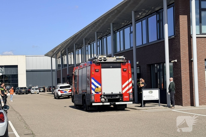 Brand in kantoorpand leidt tot grootschalige ontruiming