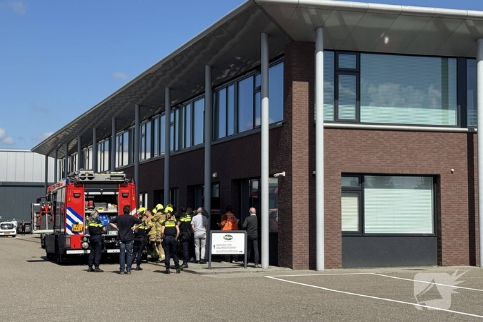 Brand in kantoorpand leidt tot grootschalige ontruiming